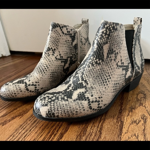 SO Faux Snake Skin Ankle Boots - Picture 2 of 4